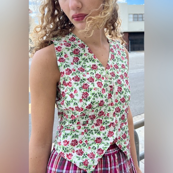 Bathsheva Vest in Dotted Rose - Picture 1 of 5